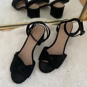 Aldo bow velvet bloc heels